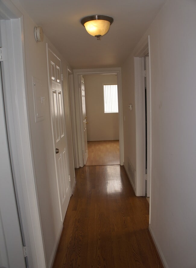 Building Photo - 177 Oval Rd