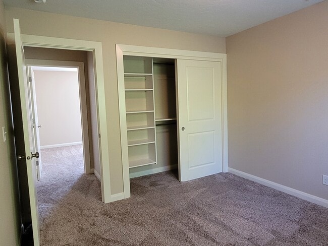 Building Photo - 608 W Laughton Dr