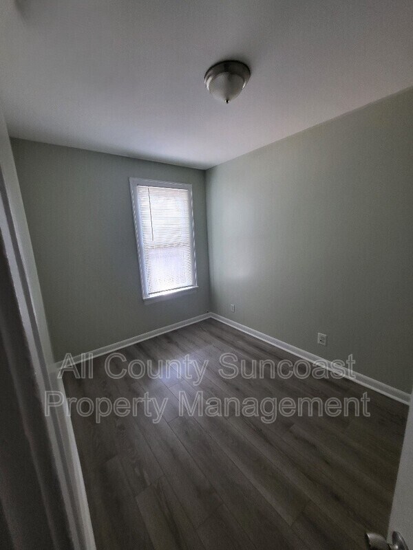 Building Photo - 905 Lotus Path