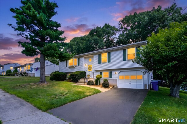 Building Photo - 164 Tanglewood Dr