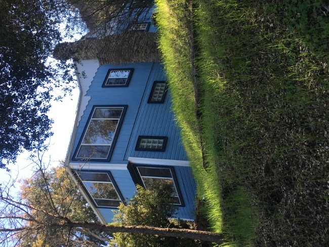 Building Photo - 1872 Seminole Dr