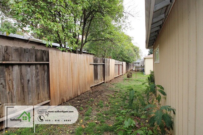 Building Photo - 3120 Pioneer Ln