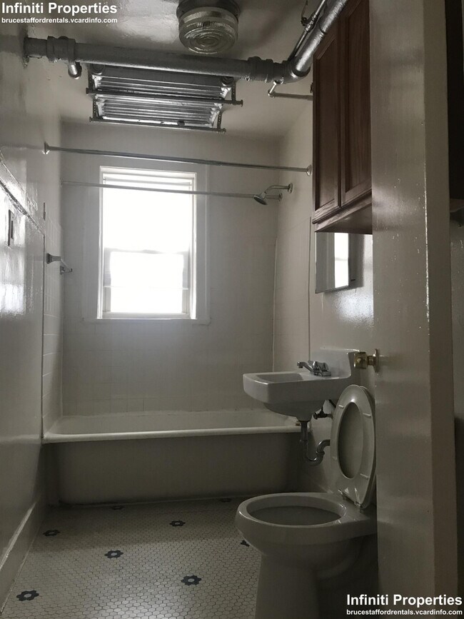 Building Photo - 9000 S Aberdeen St