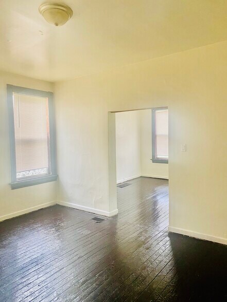 Building Photo - 336 Christian Ave