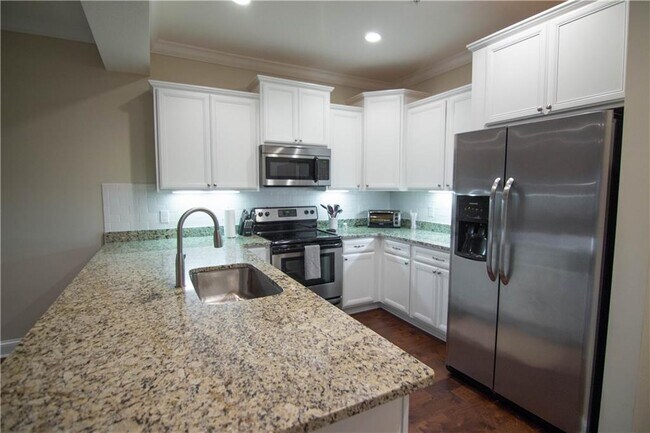 Building Photo - 702 Mariners Cir