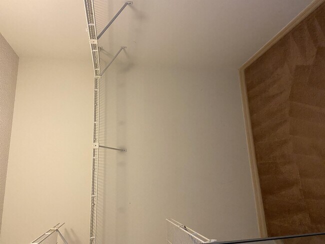 Building Photo - 5050 Ernst Ct