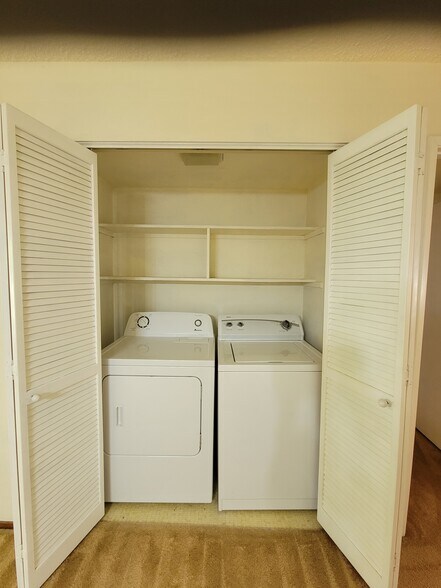 in-unit washer/dryer closet - 606 San Conrado Ter