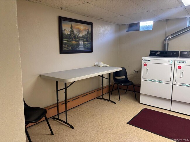 Building Photo - 3 NY-17