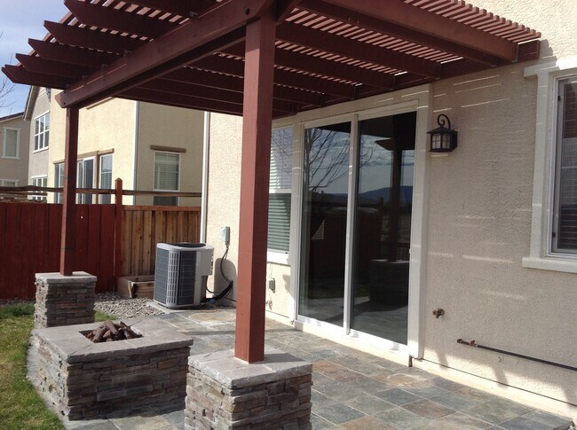 Building Photo - 3843 Artadi Dr