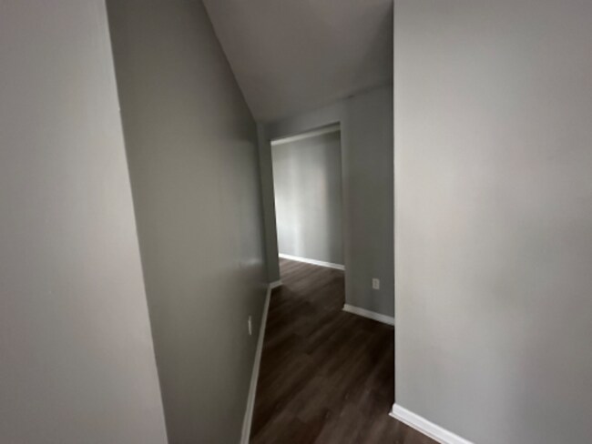 Building Photo - 462 Summit St