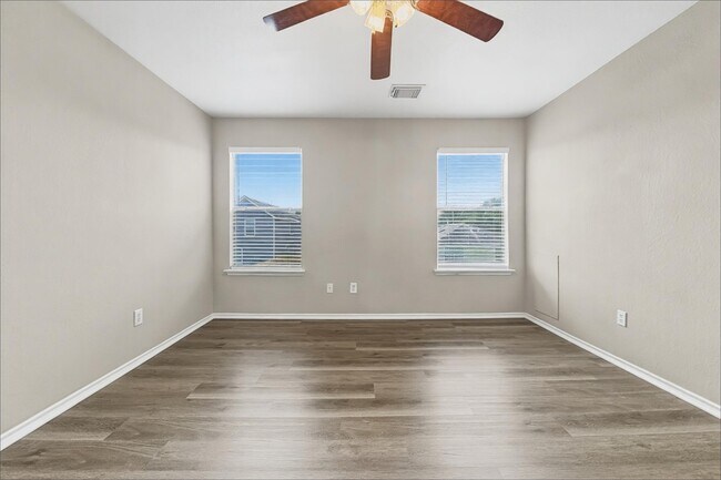 Building Photo - 11411 Seven Sisters Dr