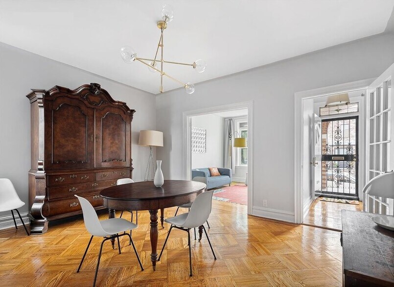 Building Photo - 391 Fenimore St