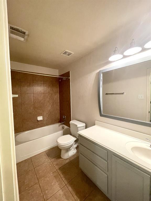 Building Photo - 4235 Fairmeadow Dr