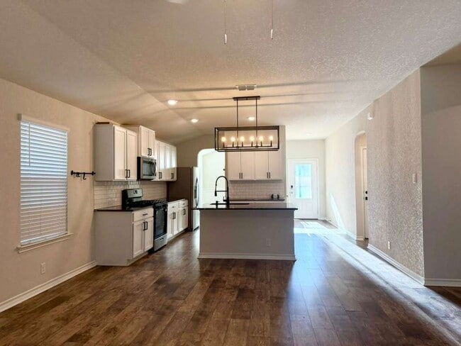 Building Photo - Single-Story Rental in Redbird Ranch with Open Layout & Private Yard