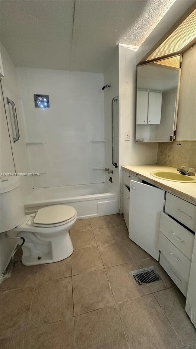 Building Photo - 2961 Plumosa Ln