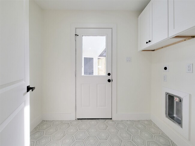 Building Photo - 20223 Laurel Lock Dr