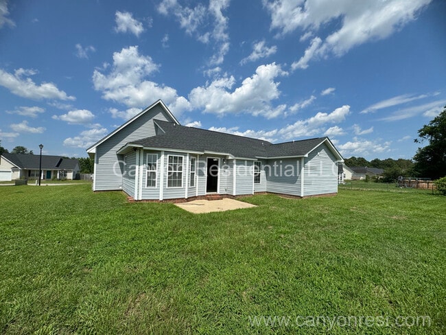 Building Photo - 323 Rushmore Ct