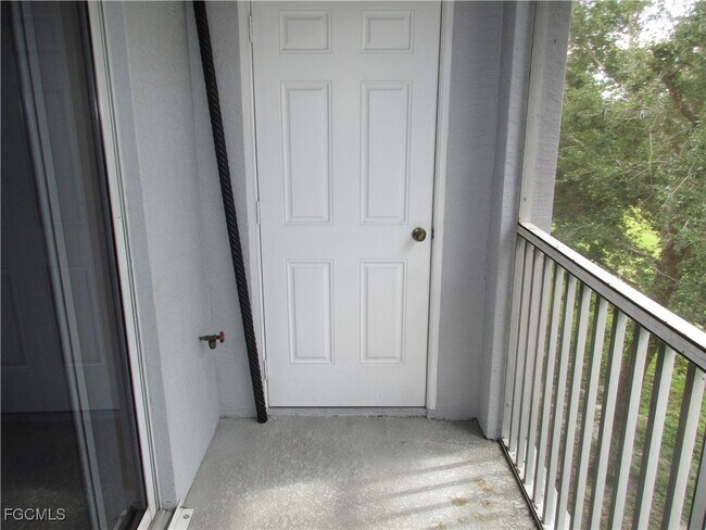 Building Photo - 1328 SE 8th Ave