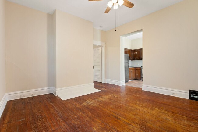 Building Photo - 1113 Camden Ave