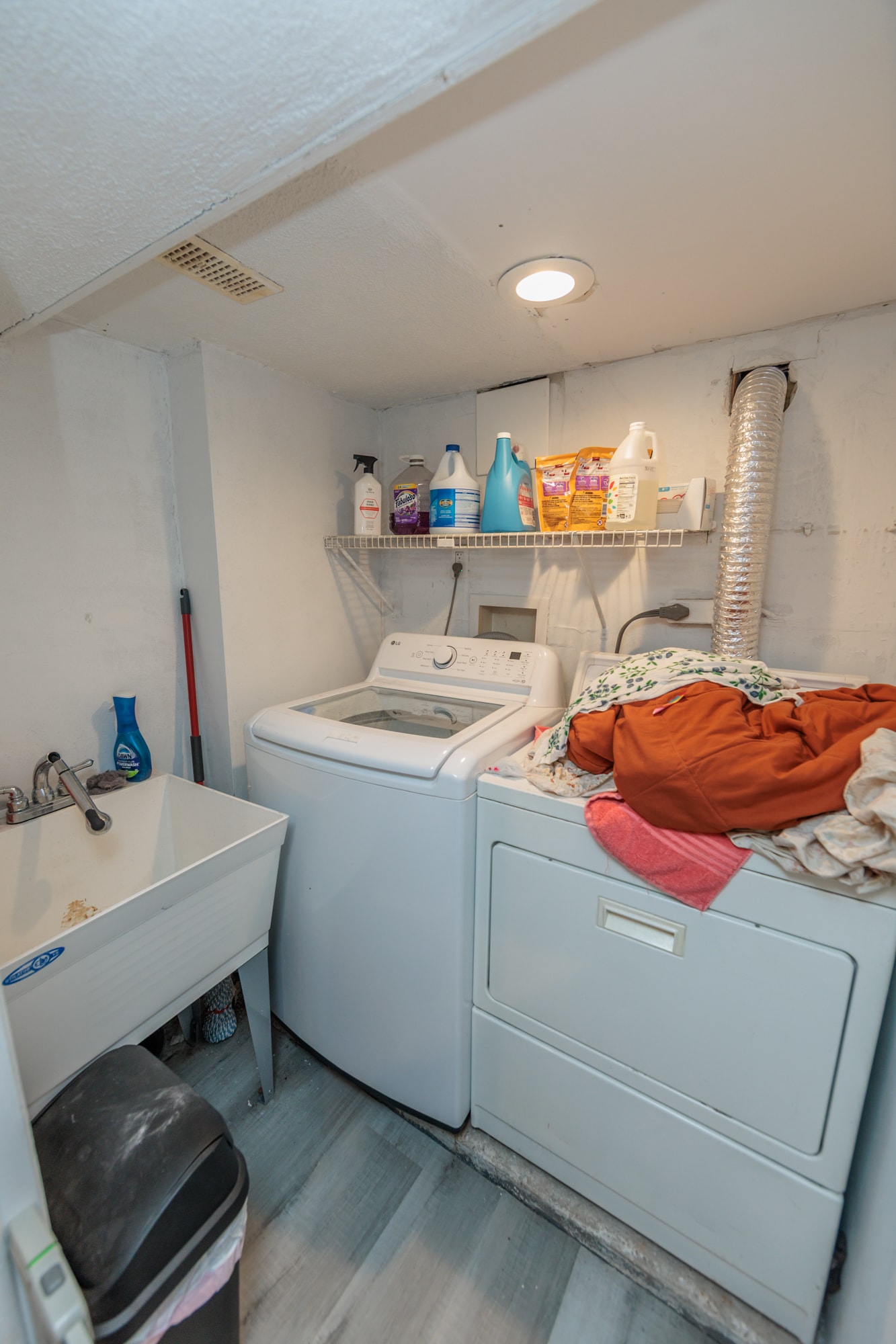 Building Photo - 1446 Hopkins Ave