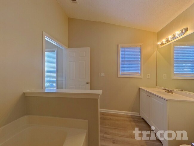 Building Photo - 309 Lokey's Ridge Rd