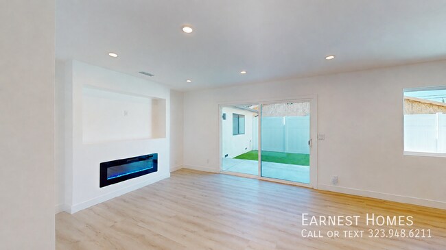 Building Photo - 16701 Chatsworth St