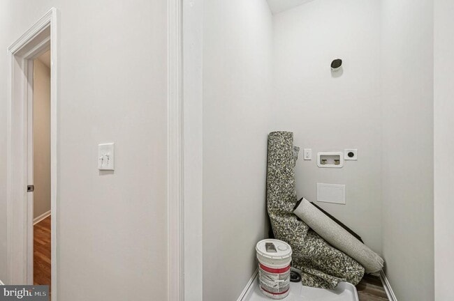 Building Photo - 750 Reservoir St