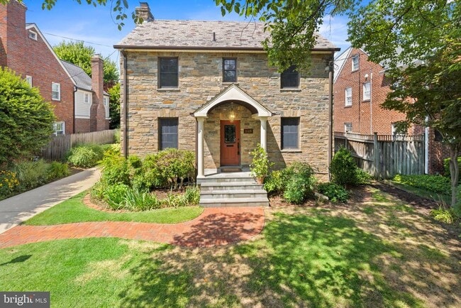 Building Photo - 5109 Fairglen Ln