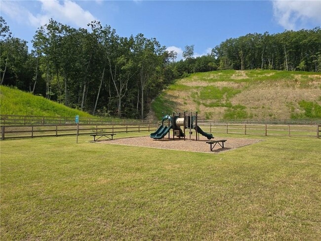 Building Photo - 313 Skye Ln