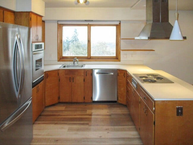 Building Photo - 2665 Alvarado Terrace S