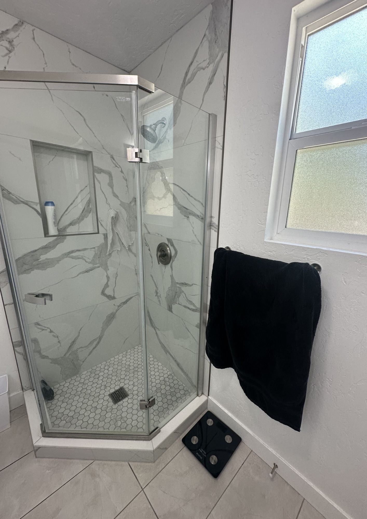 Private Shower - 4101 4th Ave