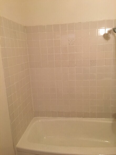 Building Photo - 1730 Stuart St