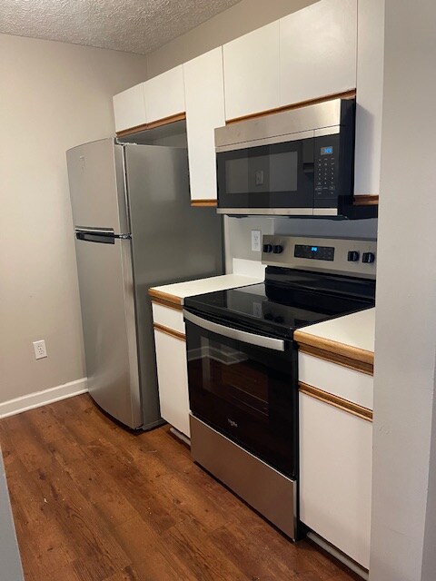 Building Photo - 1913 Ridgebury Dr