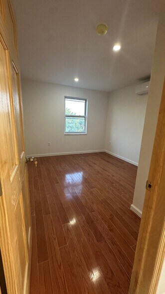 Building Photo - 21402 23rd Ave