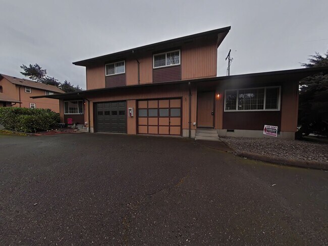 Building Photo - 2 Bedroom Duplex ~ South Corvallis ~ Pet F...