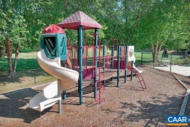 Building Photo - 1150 River Oaks Ln