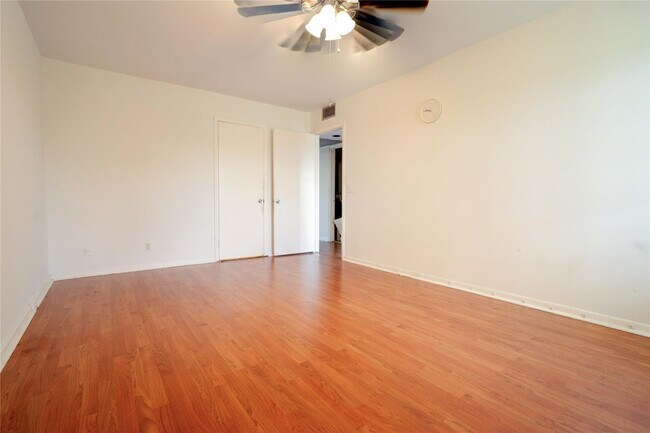 Building Photo - 300 SW 134th Way