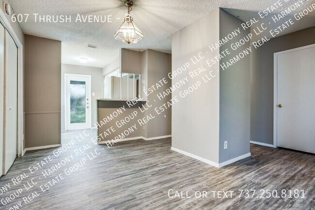 Building Photo - 607 Thrush Ave