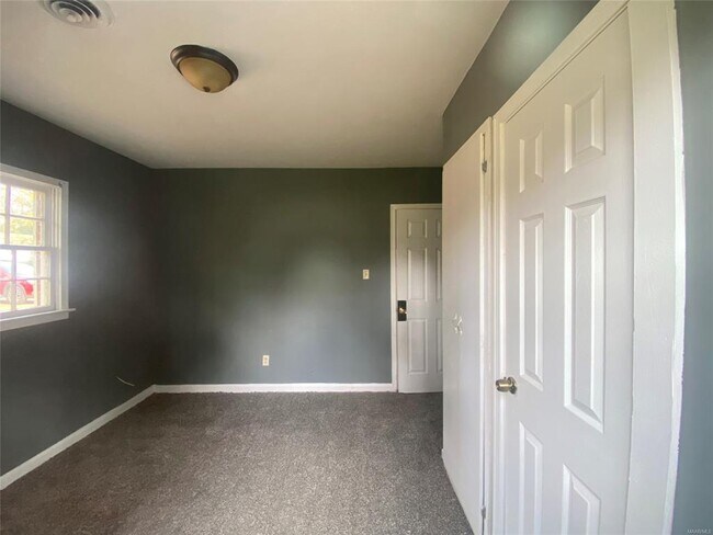 Building Photo - 2418 Cherry St