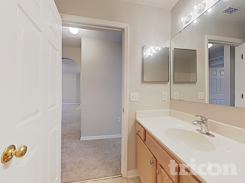 Building Photo - 13822 Gentle Woods Ave