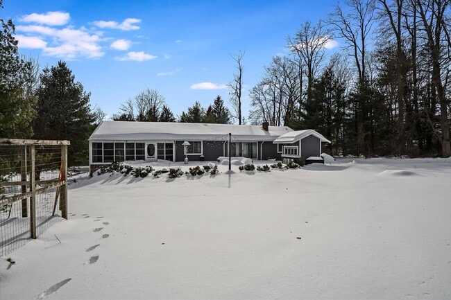 Building Photo - 168 Mendham Rd