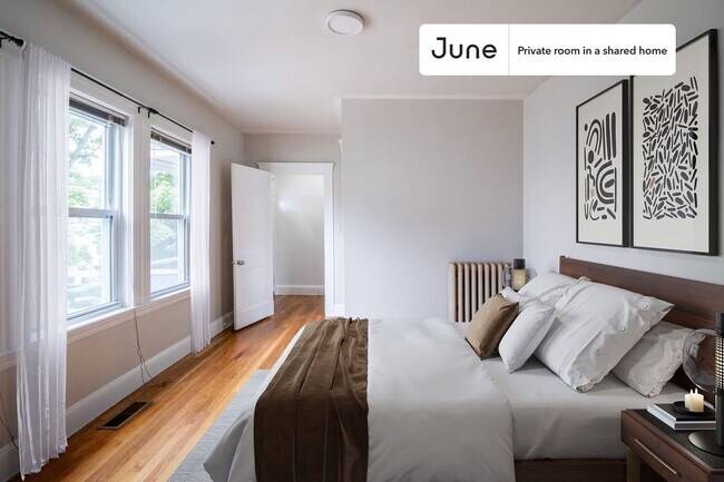 Primary Photo - Room in Shared 4 bed/1 bath home