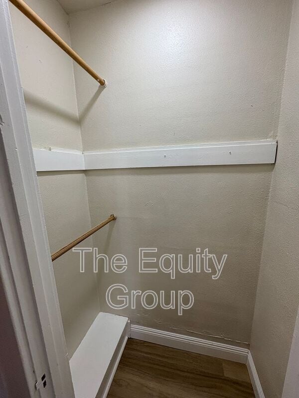 Building Photo - 209 E 11th St