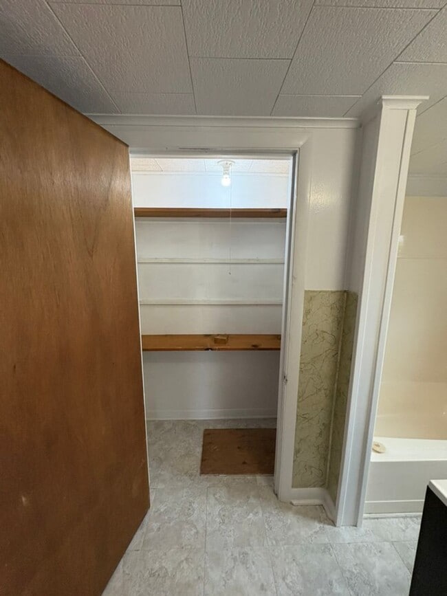 Building Photo - Charming House in the Borough