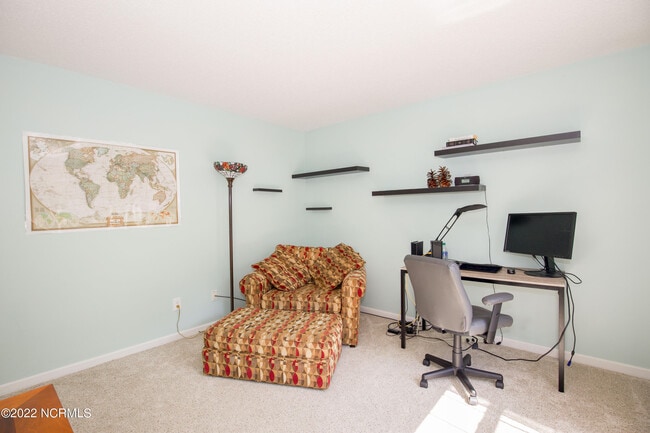 Building Photo - 127 Pine Lake Dr