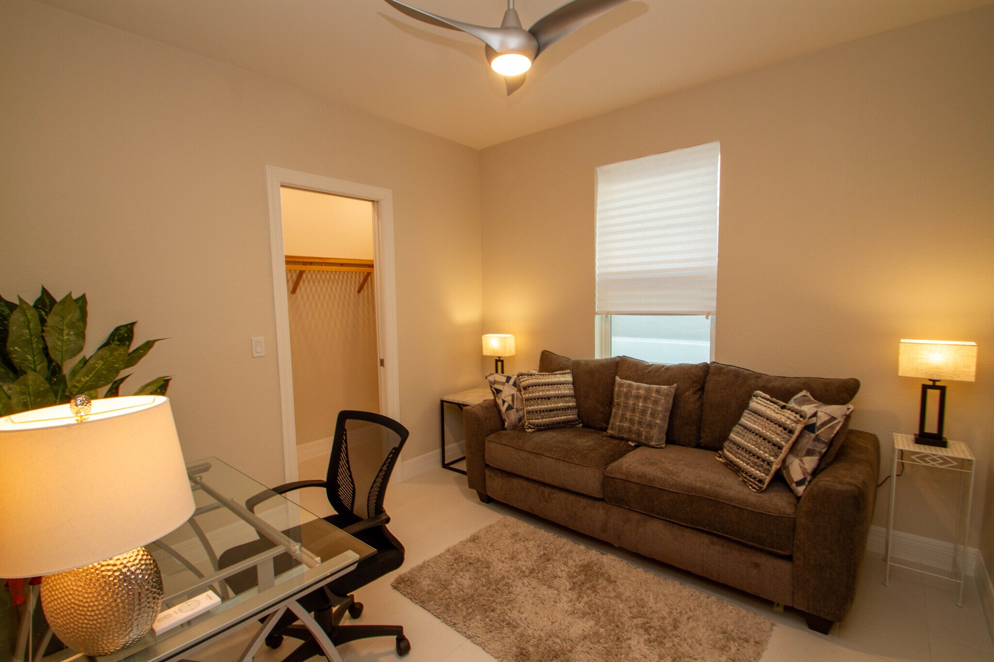 Office / Den / Bedroom 3 - 262 Indies Dr E