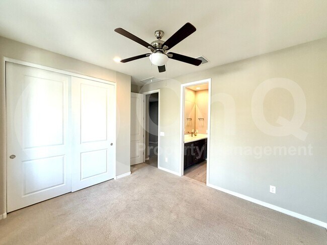 Building Photo - 5542 N 107th Ln