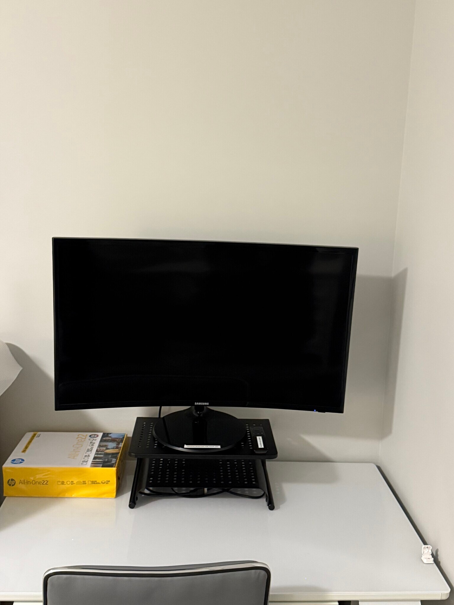 White glass to desk and 32” monitor - 10 Vista Palm Ln