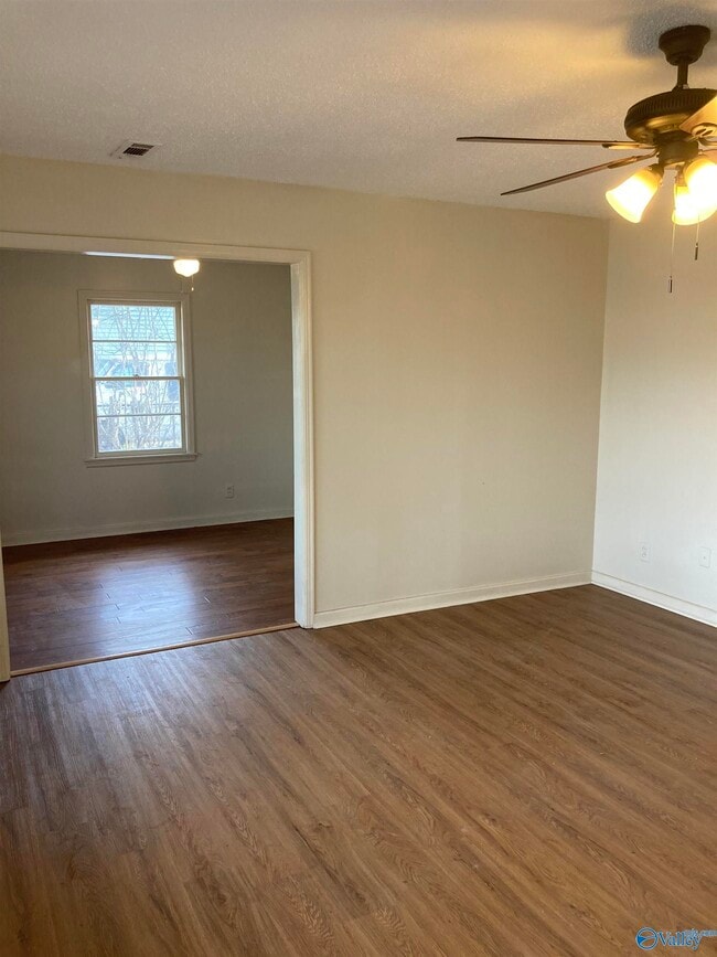 Building Photo - 3205 Hillandale Rd NW