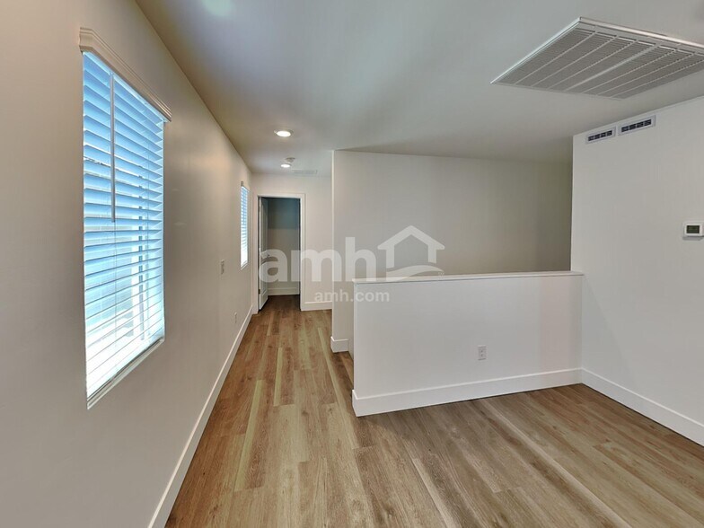 Building Photo - 9611 Harkes Dr